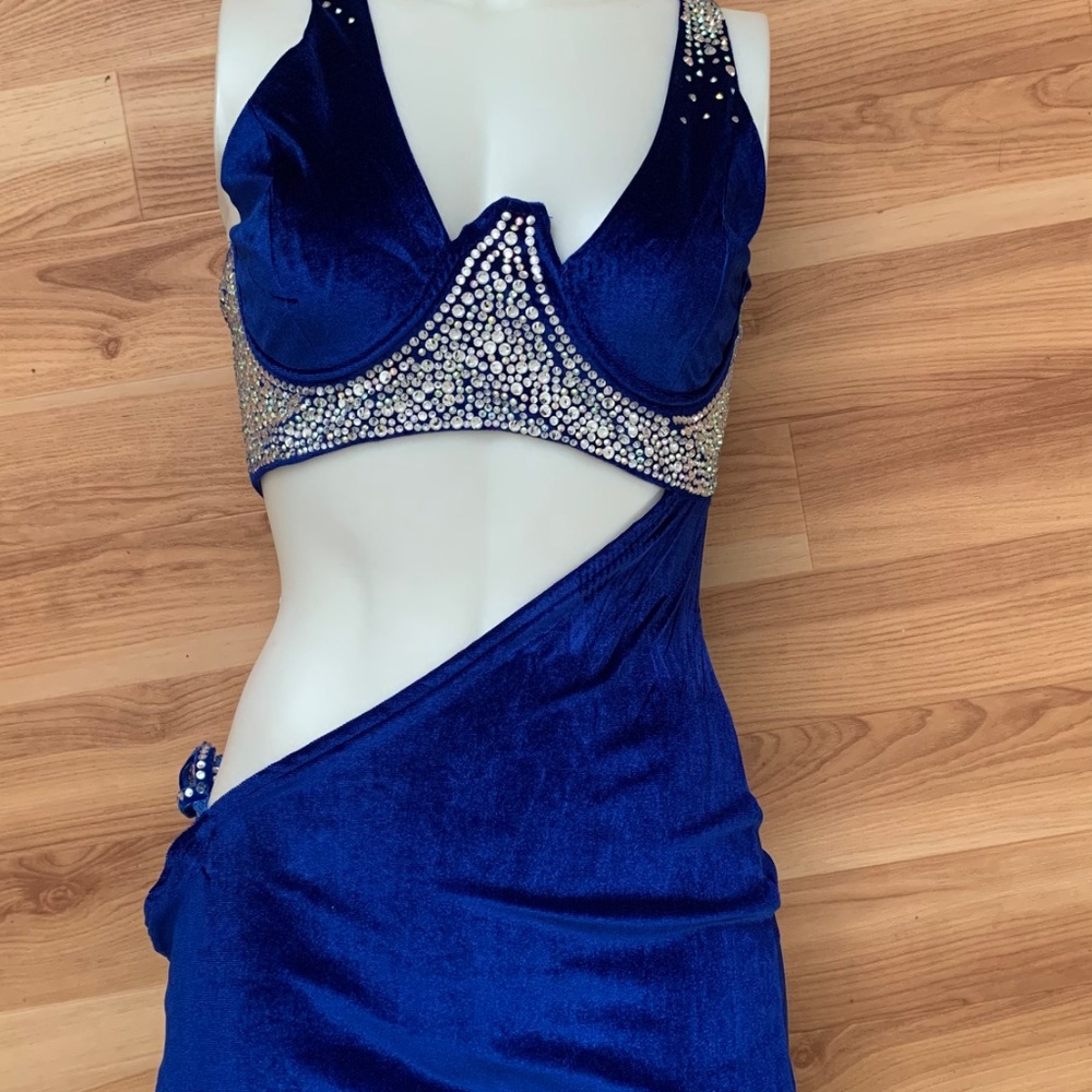 Dress - Picture 5 of 15